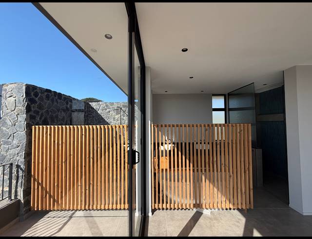 4 BEDROOM HOUSE FOR SALE IN SEATON ESTATE